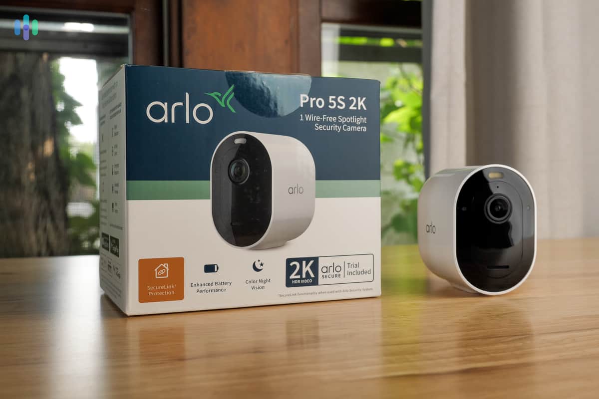 Arlo Pro 5S 2k and its packaging Arlo Pro 5S 2k and its packaging