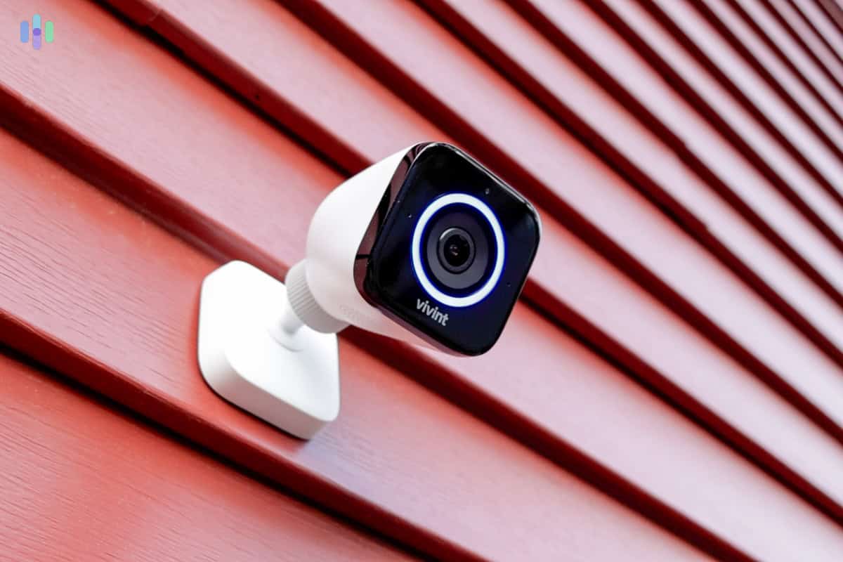 Vivint Outdoor Camera Pro (Gen 2) Vivint Outdoor Camera Pro (Gen 2)